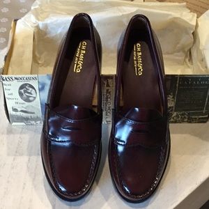 Bass Weejun Penny Loafers.   7AA.  NEW.